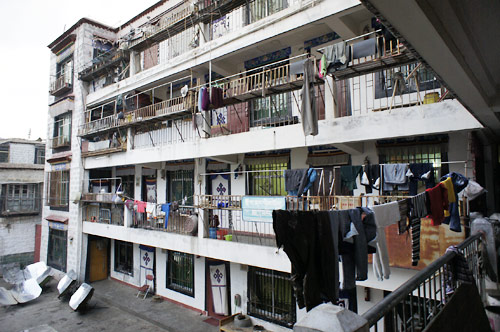 チベット人が住む普通のマンション